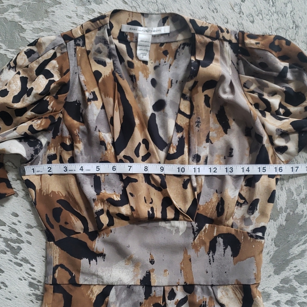 *SOLD* Diane Von Furstenberg DVF Sabine Silk Animal Print Mini Dress Sz2 - Picture 4 of 6